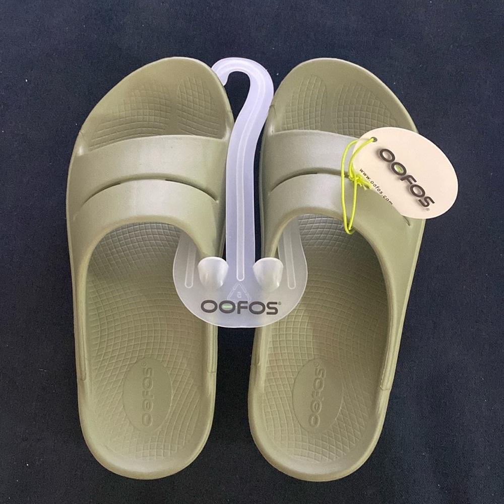 Oofos recovery sage slide unisex size 40